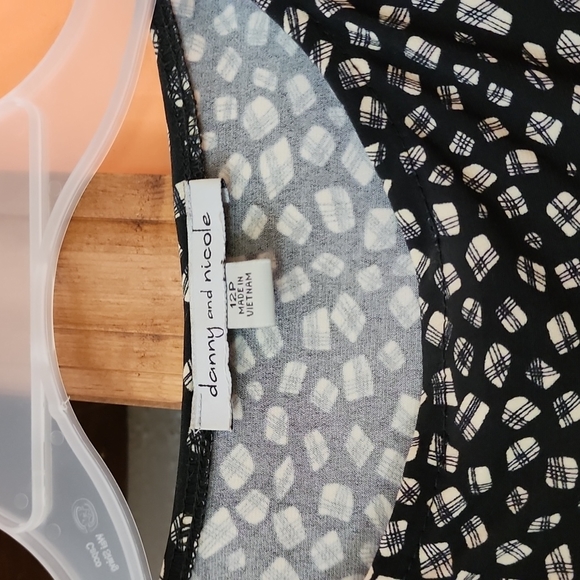 Women's size 12P Danny & Nicole dress! - Picture 2 of 3